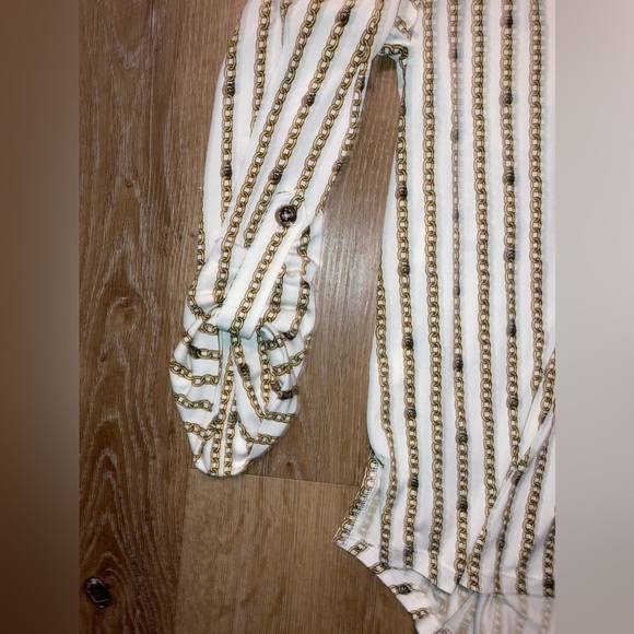 Michael Michael Kors Gold Chain Blouse
| V-Neck |Size XL |Women’s - Picture 9 of 16